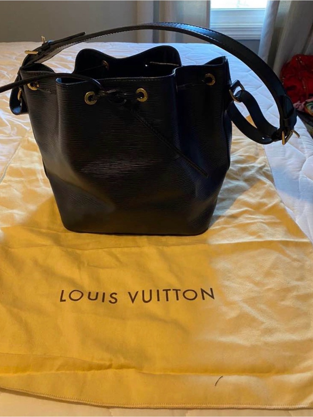 Louis Vuitton Black Epi Leather Drawstring Bucket Shoulder Bag